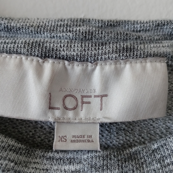 Ann Taylor LOFT Gray Jeweled Neckline  Embellished Short Sleeves Top - Picture 5 of 10